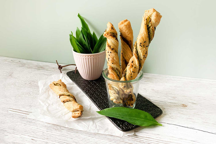 Leckere Bärlauch-Stangen mit Ziegenfrischkäse