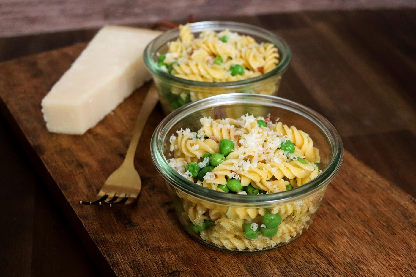 Pasta mit Erbsen und Speck (Pancetta)