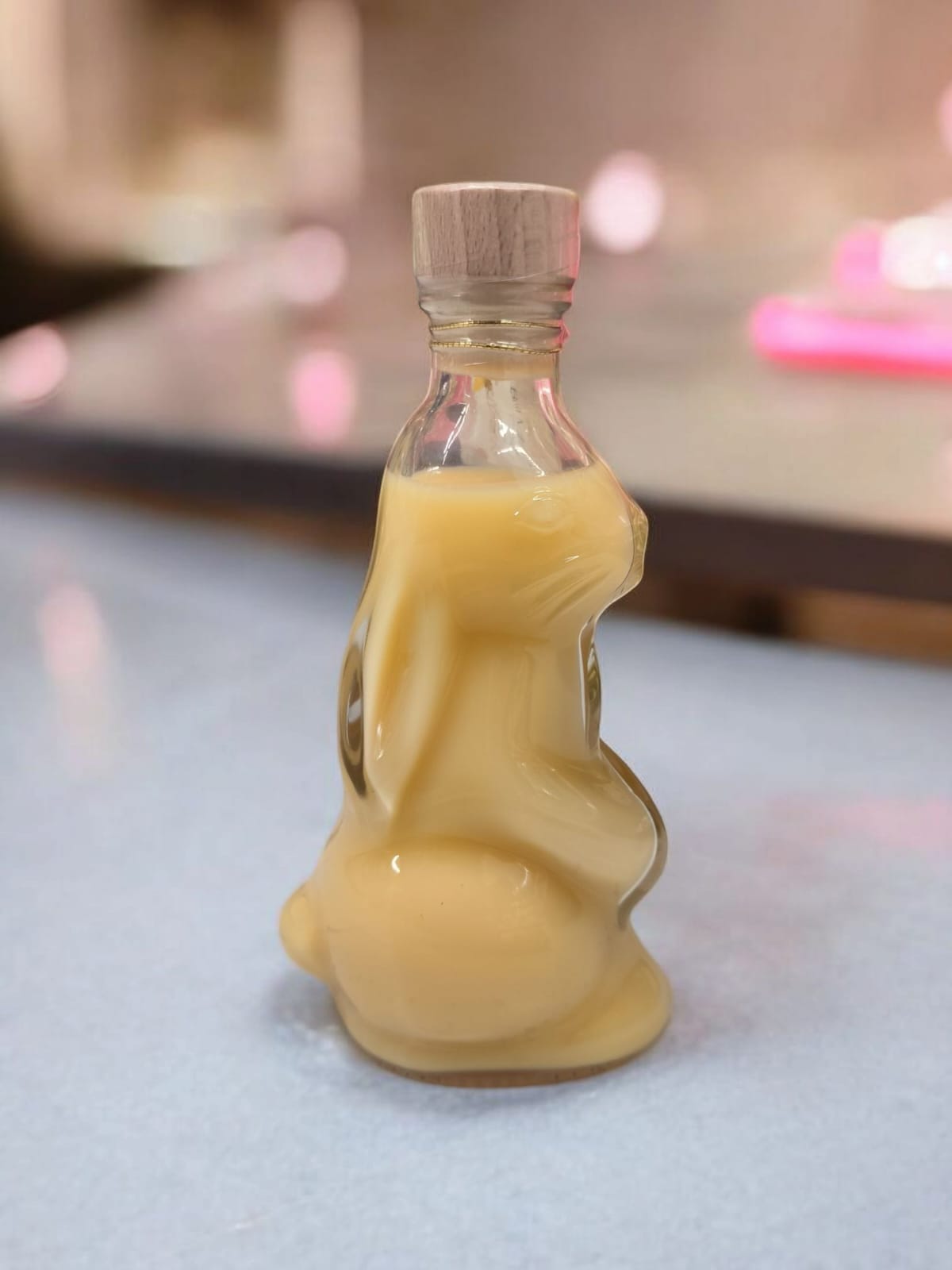 Veganer Eierlikör - ohne Hühnerei in der Hasenflasche