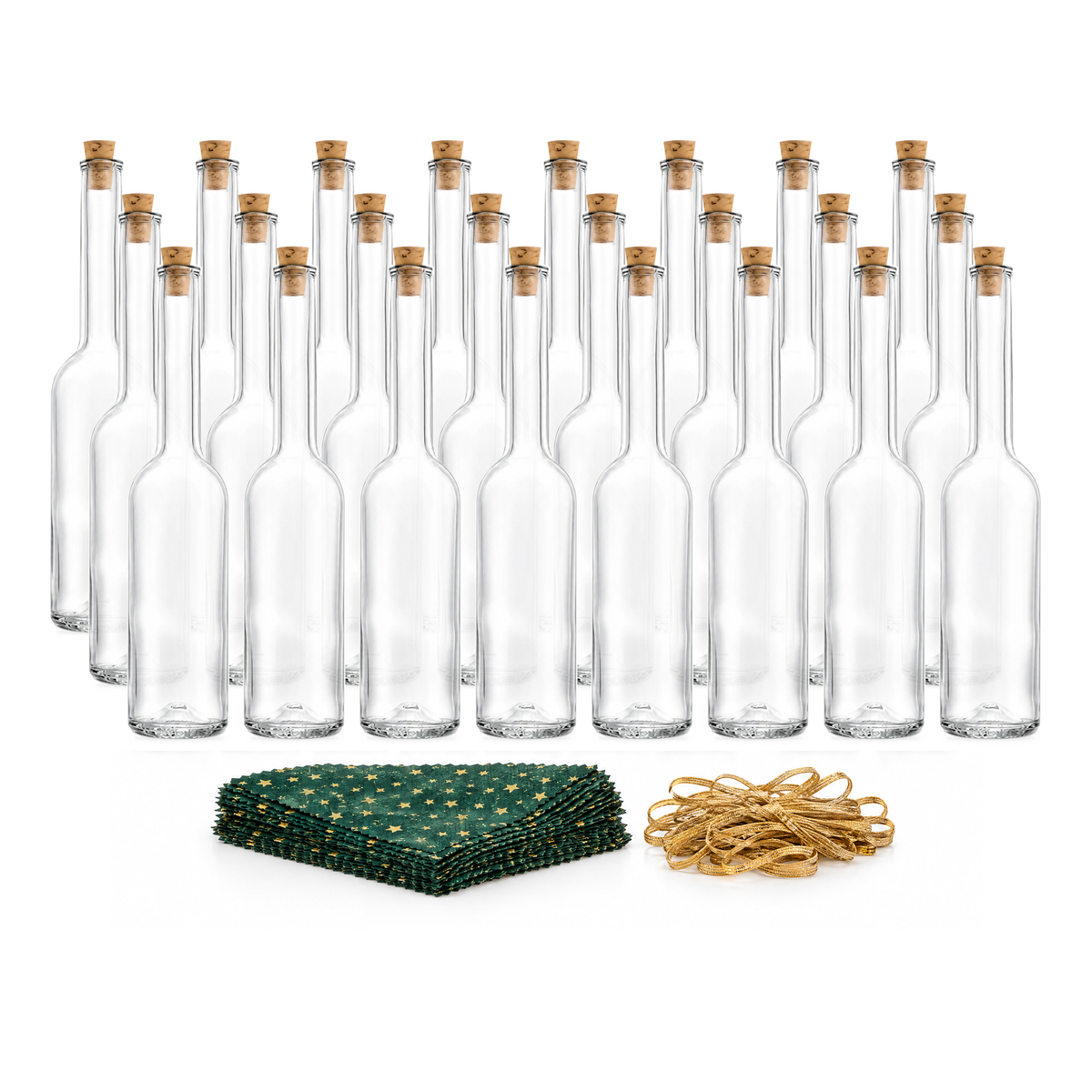 Adventskalender-Set mit 24 klaren Opera-Flaschen à 100 ml, Naturkorken, grünen Sternendeckchen und goldenen Textilschlaufen auf weißem Hintergrund
