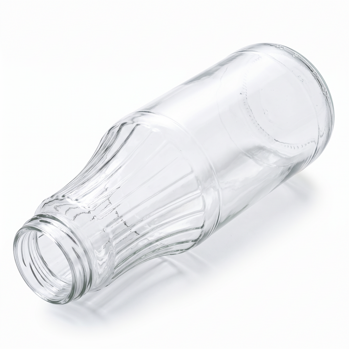 Fruchtsaftflasche Bavaria 1 Liter TO 53 aus Klarglas, liegend in isometrischer Ansicht