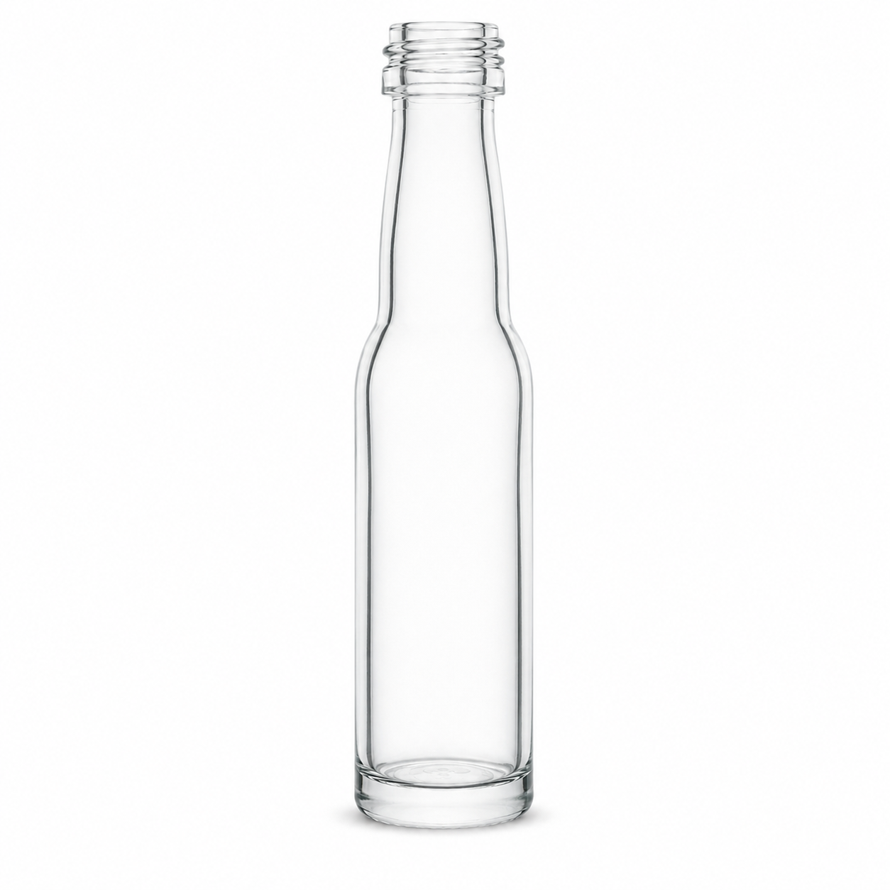 Freigestellte, klare Glasflasche mit schlankem Körper, langem Hals, Schraubmündung und massivem Glasboden auf weißem Hintergrund