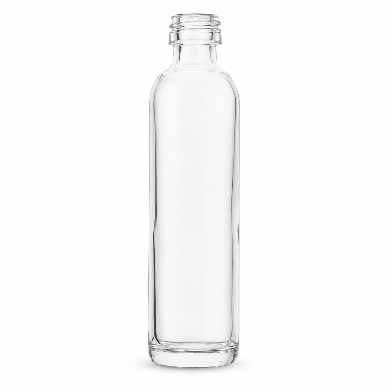 Freigestellte, klare Glasflasche mit schlankem zylindrischem Körper, kurzen gerundeten Schultern, Schraubmündung und massivem Glasboden auf weißem Hintergrund