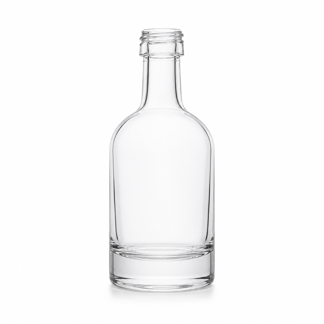 Freigestellte, klare Nocturne-Glasflasche mit 50 ml Volumen, rundem Körper, kurzem Hals, Schraubmündung und massivem Glasboden auf weißem Hintergrund