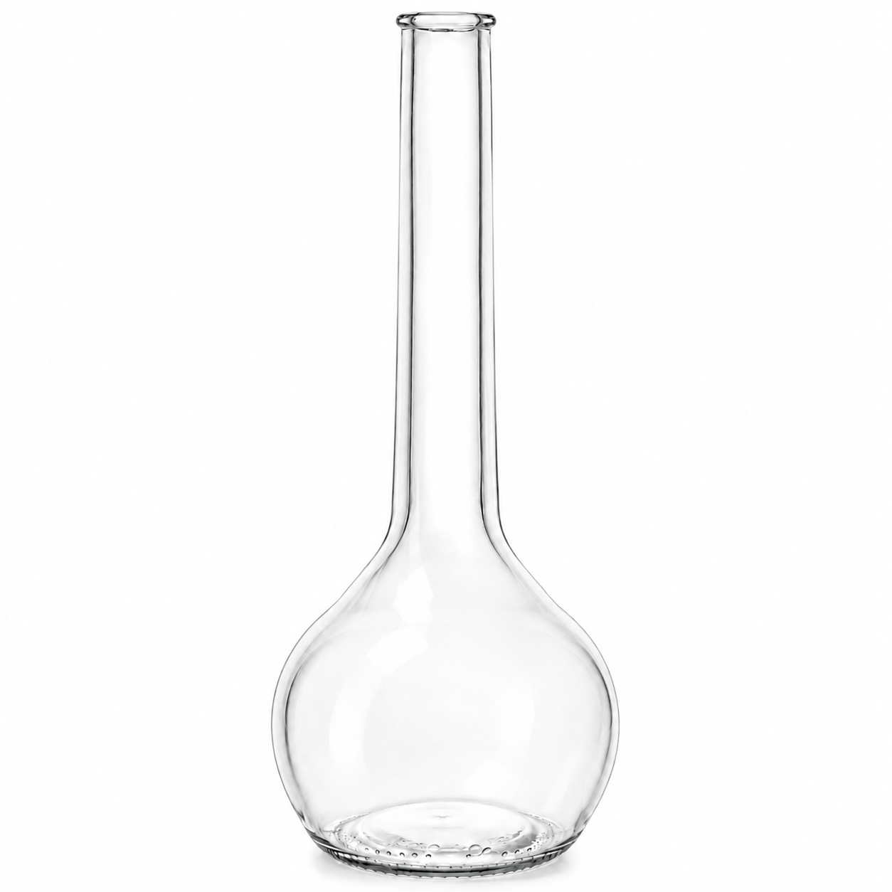 Klare Tulipano-Glasflasche 500 ml mit langem, schlankem Hals und bauchigem Flaschenkörper auf weißem Hintergrund