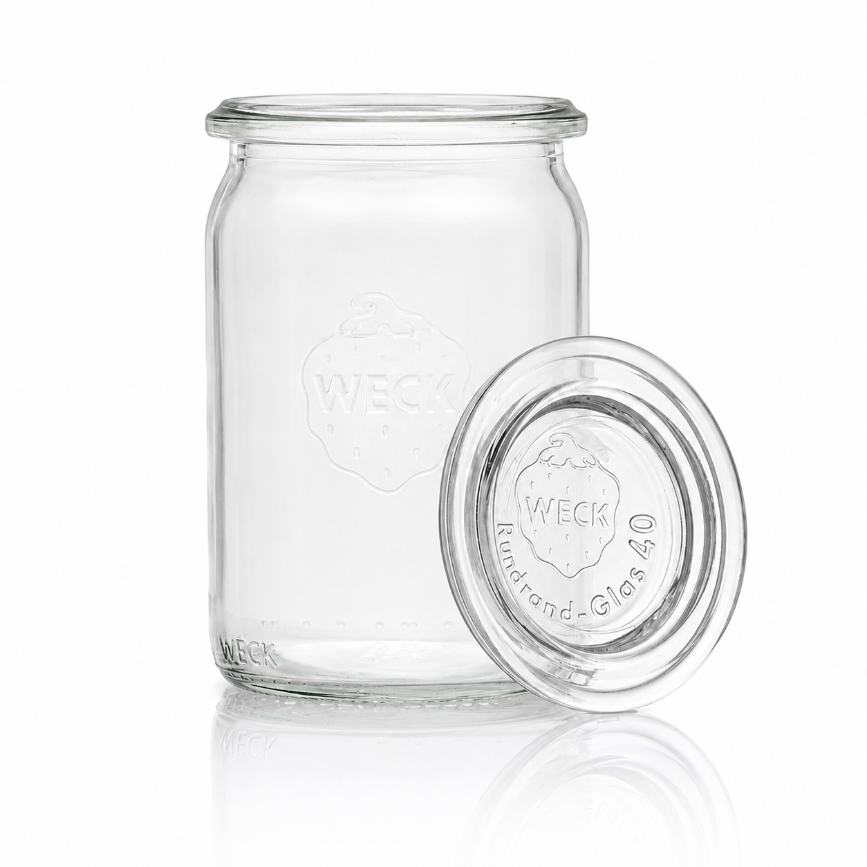 WECK-Mini-Zylinderglas 145 ml RR40 mit passendem Glasdeckel, freigestellt auf weißem Hintergrund.