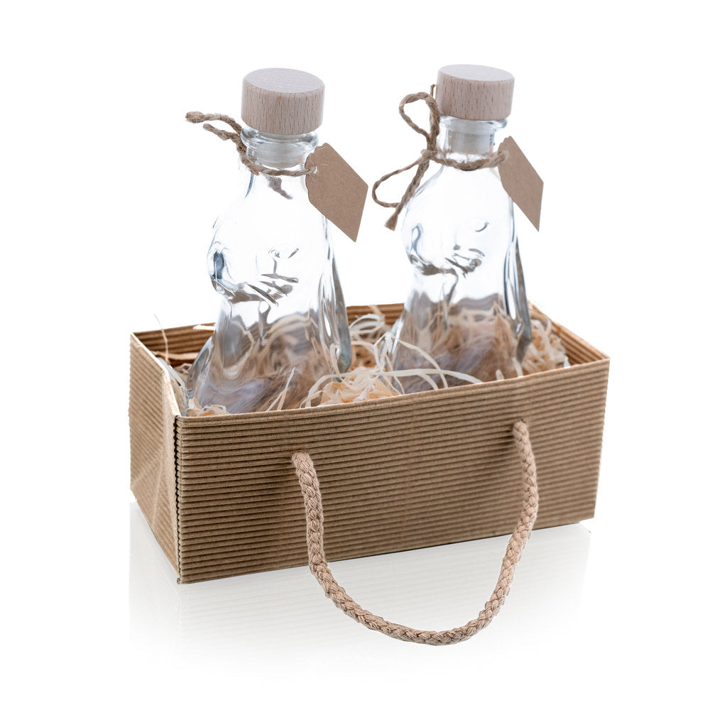 Osterset - Hasenflaschen-Duo (200ml) mit Holzgriffkorken, Etiketten, braunem Gras und Geschenktasche