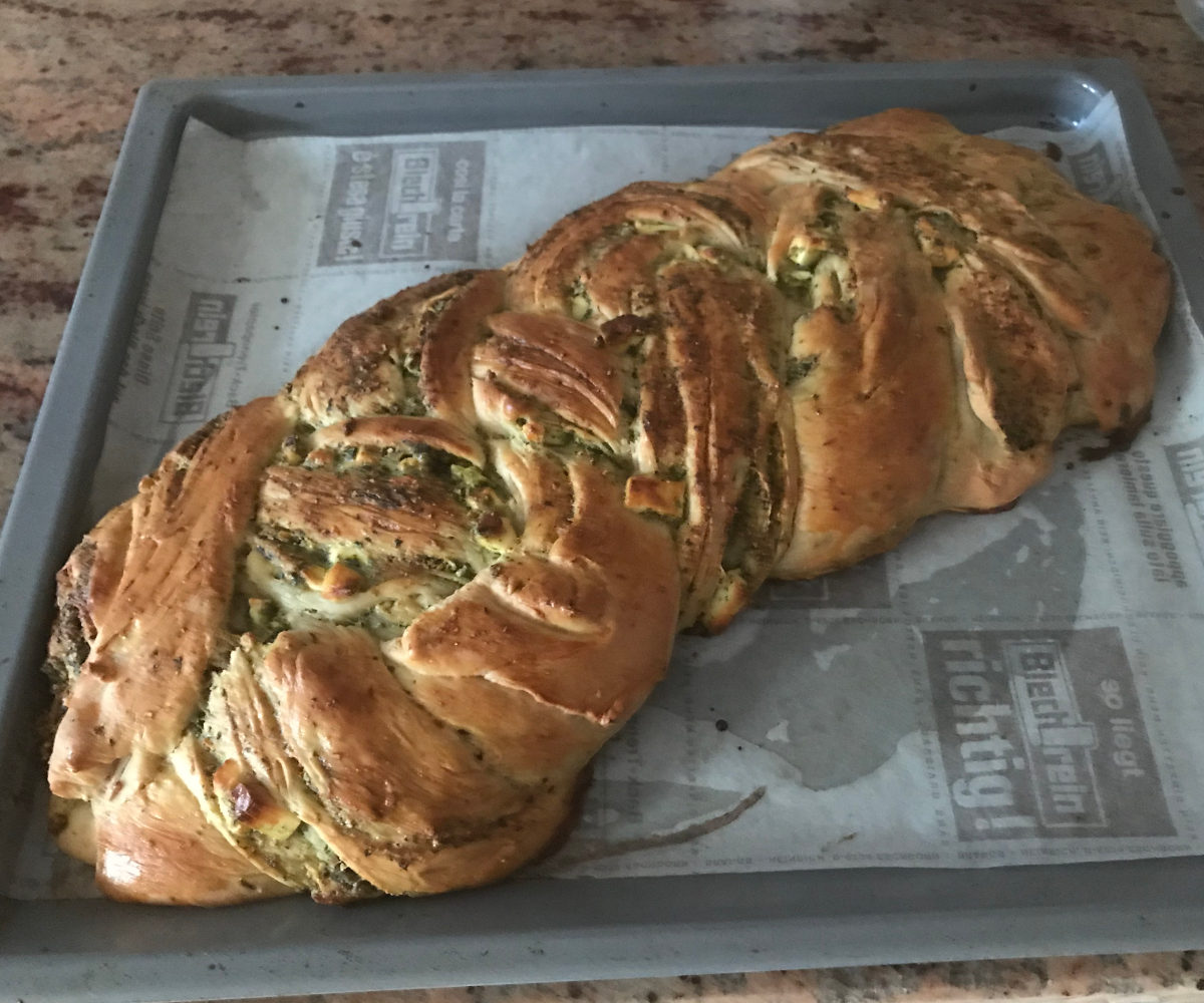 Hefezopf mit Pesto & Feta a la Chef