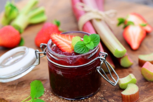 Erdberr-Rhabarber-Konfituere-Rezept-Flaschenbauer-01