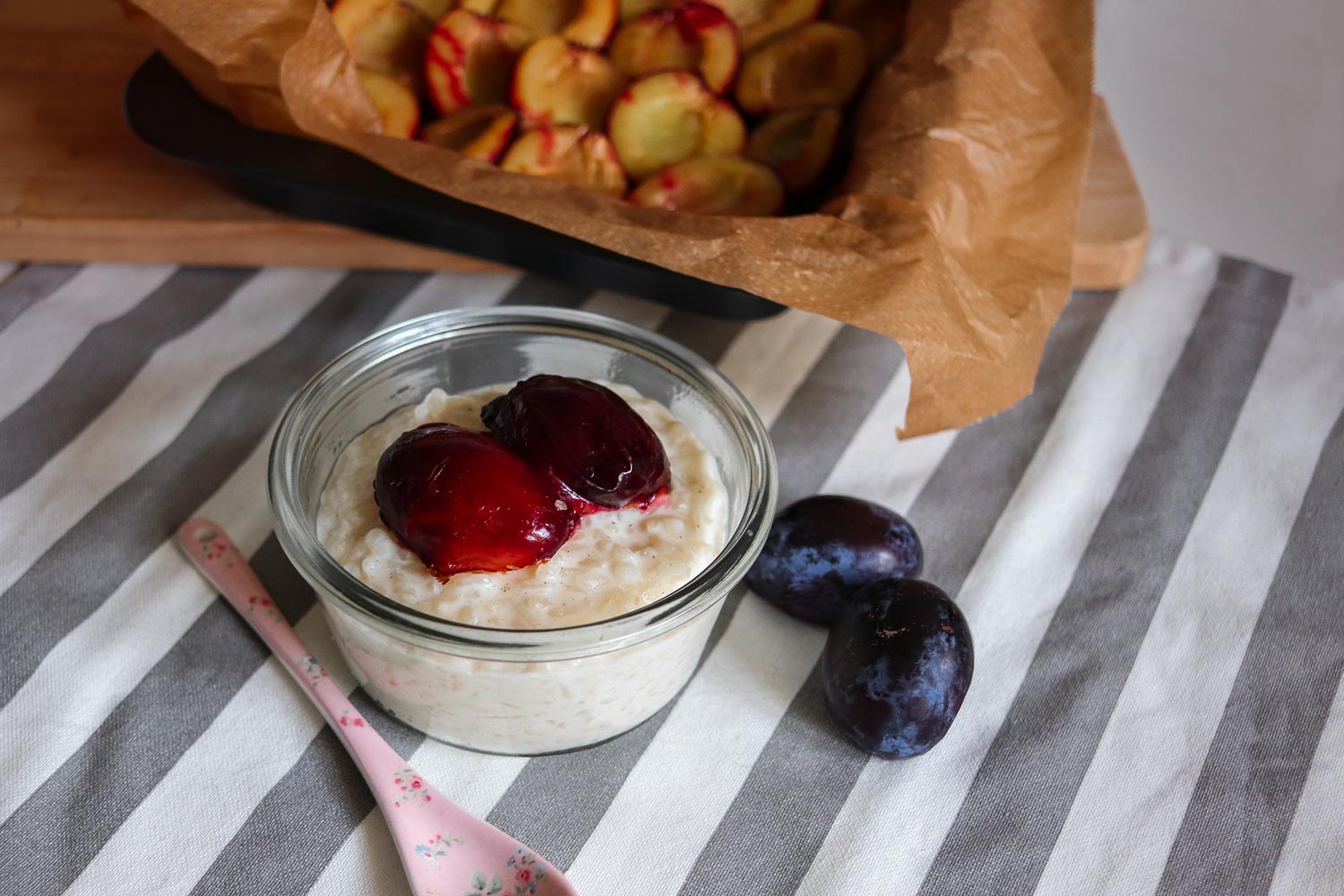 Leckerer Milchreis mit Zwetschgen aus dem Ofen - Rezept